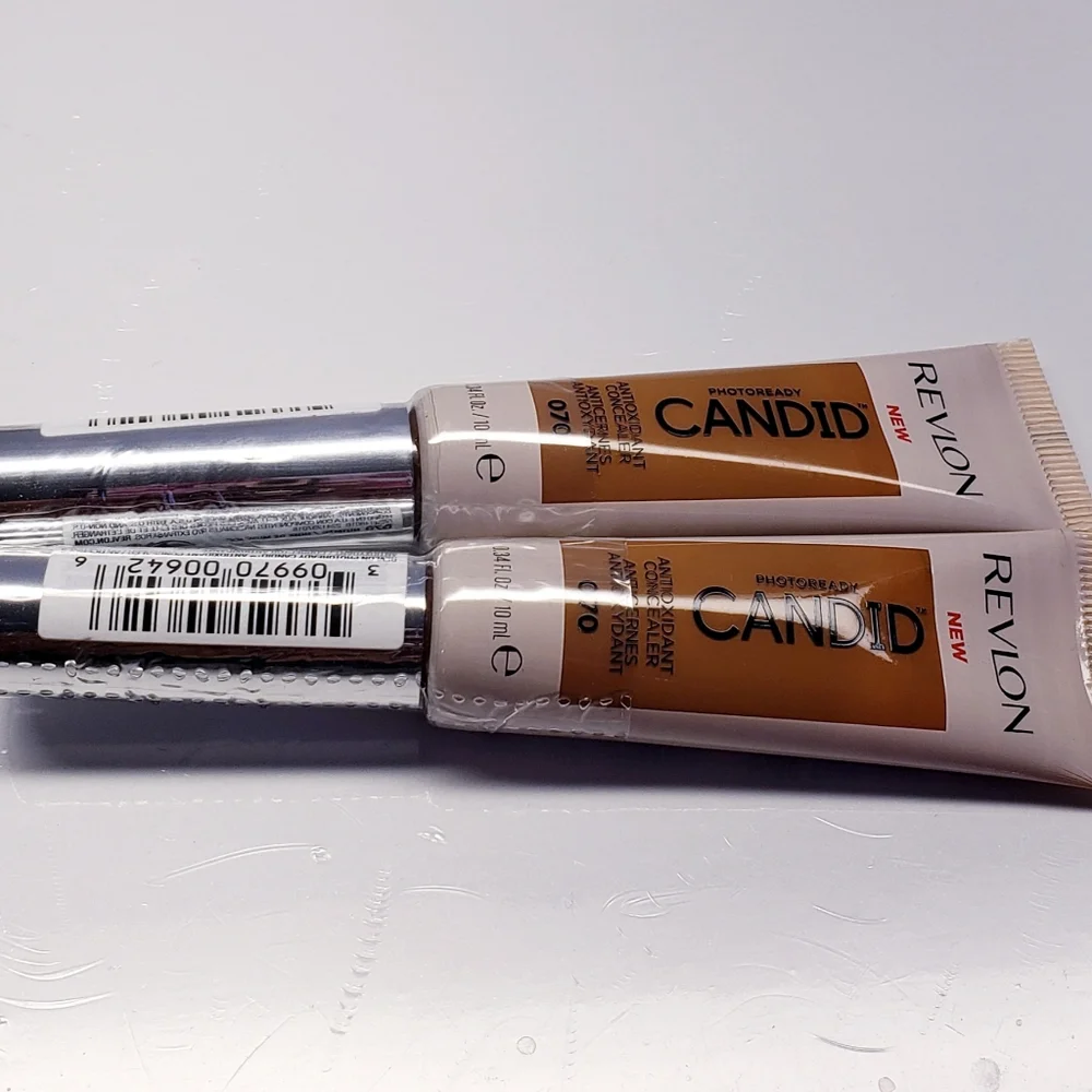 Revlon Photoready Candid Antioxidant Concealer- NUTMEG #070 (2 pcs)
